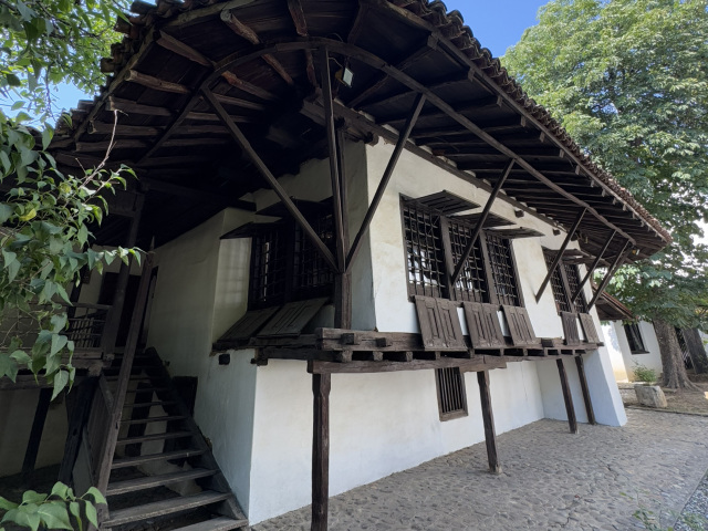 #hellonewyear 

Located in a beautifully preserved Ottoman-era house, the Ethnographic Museum of Pristina offers a deep dive into Kosovo’s traditional way of life 🧵🏺. Inside, you’ll discover authentic rooms, handmade costumes, old tools, and everyday objects that tell stories of family, culture, and heritage from centuries past.

Walking through the museum feels like stepping back in time ⏳—each space reflects how people lived, worked, and celebrated their traditions. It’s a must-visit spot for anyone who wants to truly understand Kosovo beyond modern city life 🇽🇰✨. 