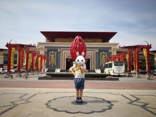 Kaifeng, China: Step Back into the Song Dynasty & Try Some Wild Street Food!