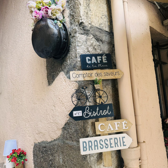 The street in Cannes that boasts of a delicious history!