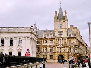 London Day Trip to Cambridge: History, Punting, and Hidden Gems