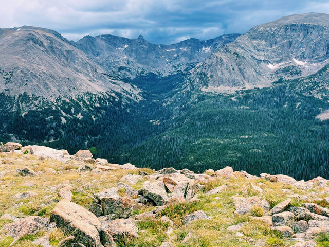 Rocky Mountain National Park – The Ultimate Theme Park for Nature Lovers! 🎢🏔️