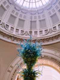 Victoria and Albert Museum (V&A), London 🏛️✨