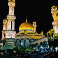 🚗 Ride-Sharing in Brunei: Explore the Sultanate’s Gems with Ease and Savings 🇧🇳✨