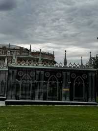 The Russian Versailles: A Walk Through Tsaritsyno  