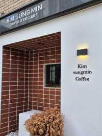 ☕ 커피에 진심인 공간, 수원 ‘김성민커피’ 🖤