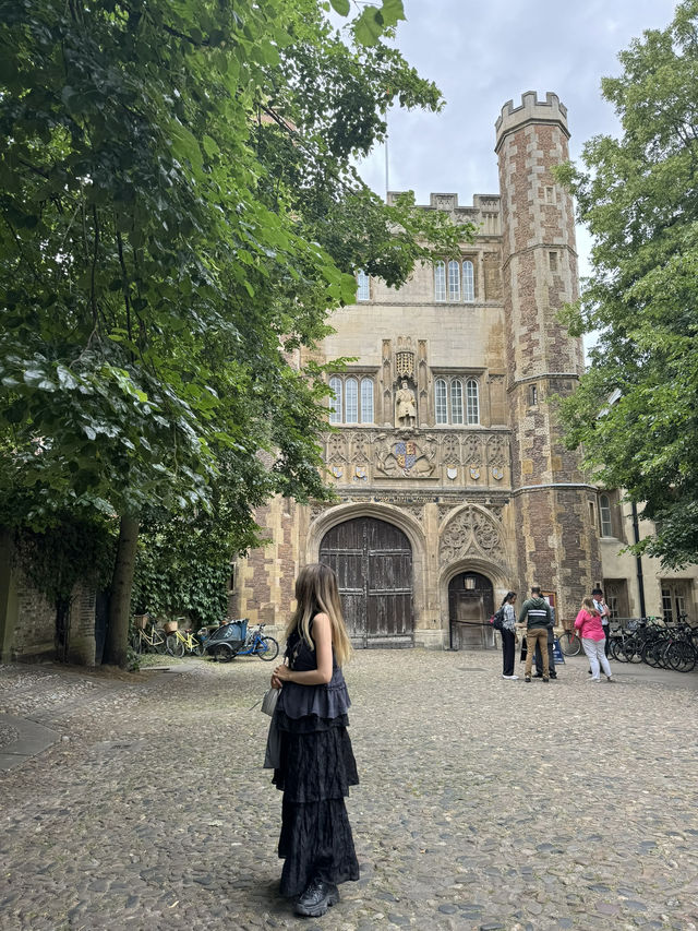 🇬🇧 Cambridge Curiosities: Scholarly Strolls Through History and Knowledge 🎓 🇬🇧 Cambridge Curiosities: Scholarly Strolls Through History and Knowledge 🎓
