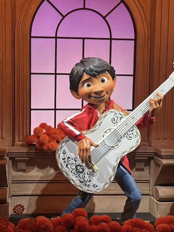 ✨ A dreamy journey through fantasy at Shanghai Disneyland! 🏰🌙 ✨ A dreamy journey through fantasy at Shanghai Disneyland! 🏰🌙