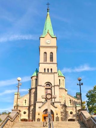 Zakopane’s Holy Family Church – A Must-See Icon on Krupówki Street 🤩⛪