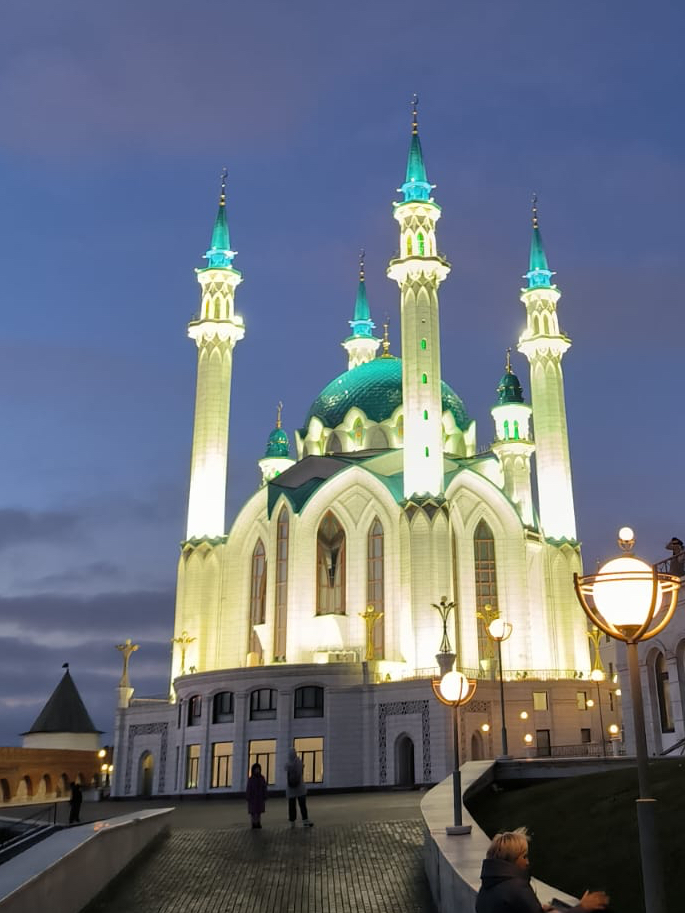 Kazan: a city of history and delicious discoveries 🏰✨