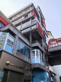 乘坐“羊城最美七公里”有軌電車，去琶醍感受這裡的熱度和浪漫