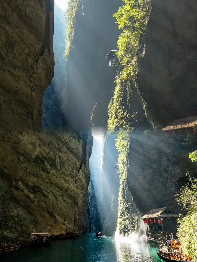 ถูกเรียกว่า "จีน Xianbenna" ยอดเขาใหญ่ Ping Mountain มีความสวยงามอย่างไร