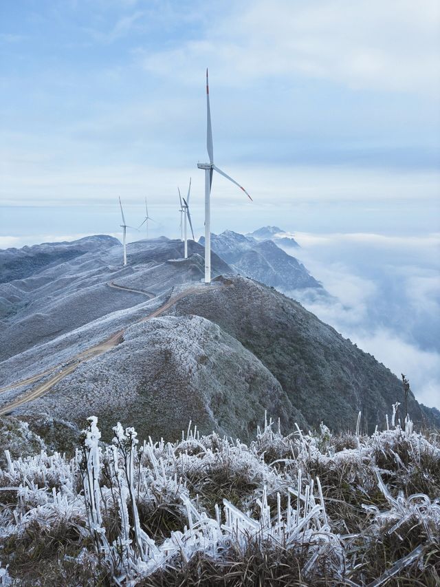 武宣縣的雙髻山，簡直是天然的絕美勝地