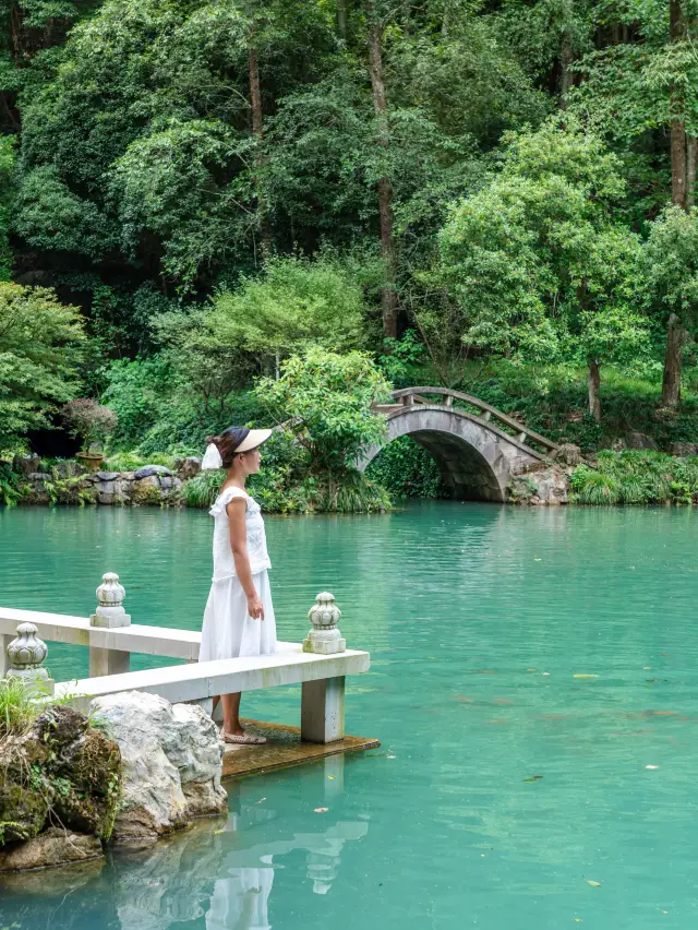 Hangzhou's Little Jiuzhaigou at 17°C is a cool retreat, with no one around