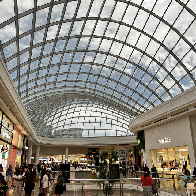 Fashion Capital-Australia’s largest shopping center, Chadstone Shopping Center, Melbourne 