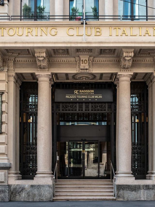 🌟 Milan Marvels: Palazzo Touring Club's Luxe Comforts 🏨✨