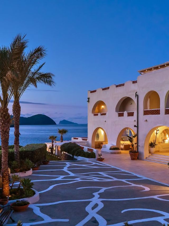 🌟 Sicily's Seaside Gem: Therasia Resort 🌋✨