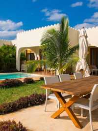 🌴 Zanzibar's Hidden Gem: Beachfront Bliss & Spice 🍹