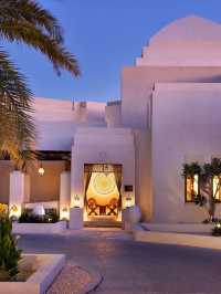 🌟 Abu Dhabi's Desert Oasis: Top Hotel Picks 🌟