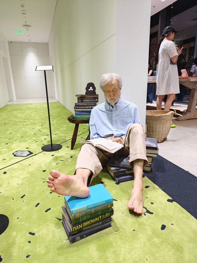 來深圳,當然要逛一逛當下最潮的Hausnowhere啦。