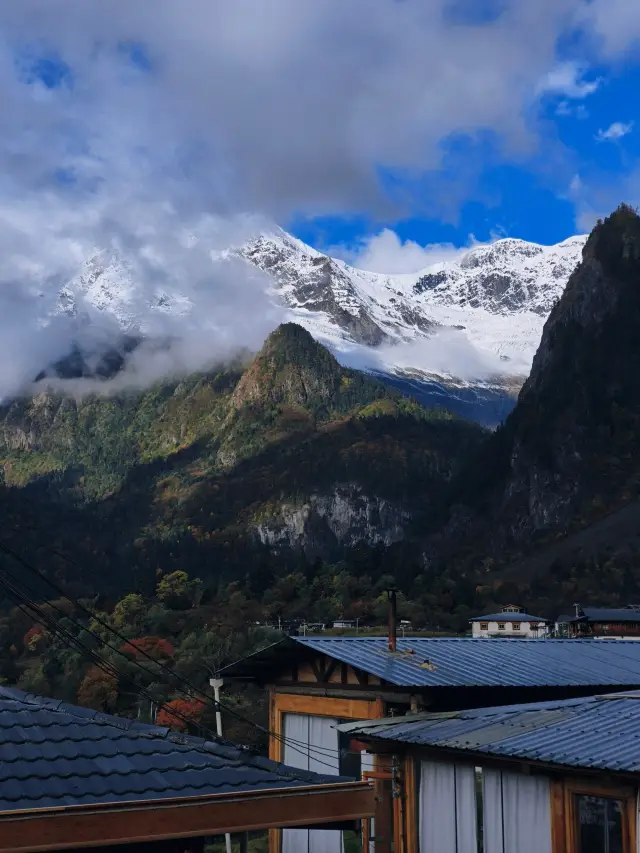 Yubeng Nise Line O_o A hiking trail with fall scenery that never gets old. 