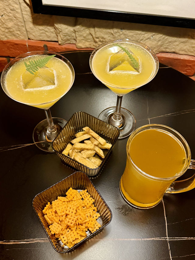 20:00已經昏昏欲睡!周末宜乾杯。 20:00已經昏昏欲睡!周末宜乾杯。