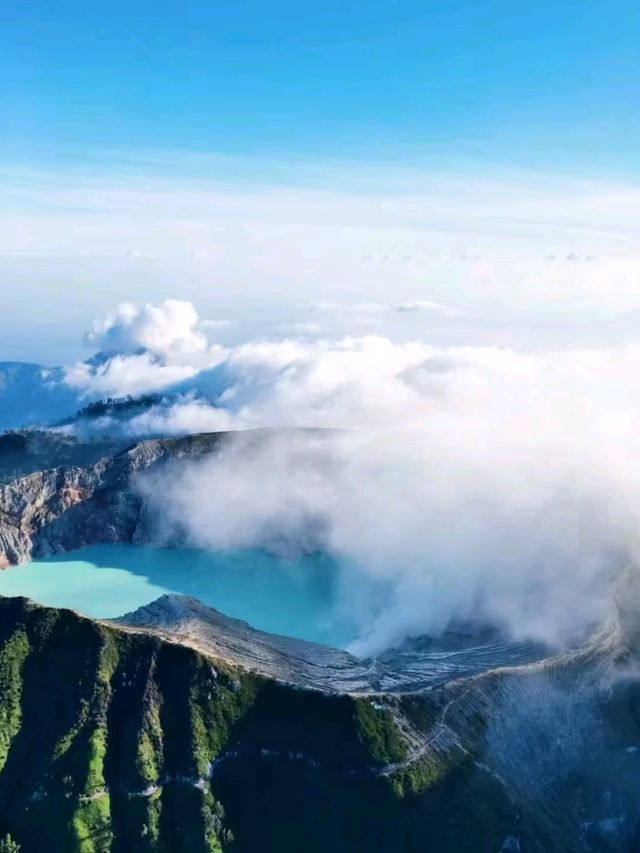 Indonesia's ljen Volcano must visit 🇮🇩