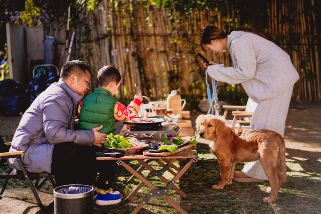 冬日暖陽和毛孩子一起花溪圍爐煮茶。