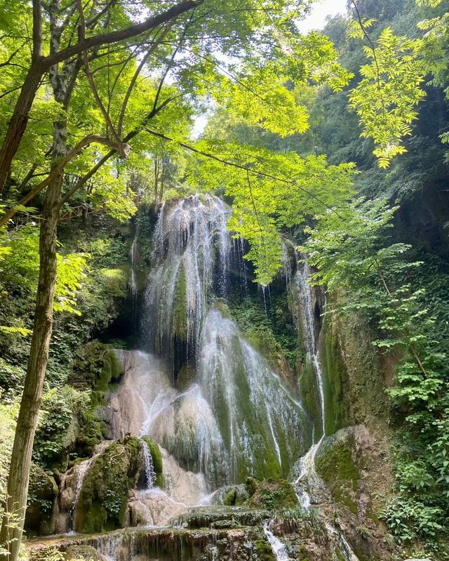 被譽為「楚天小九寨溝」～襄陽香水河風景區