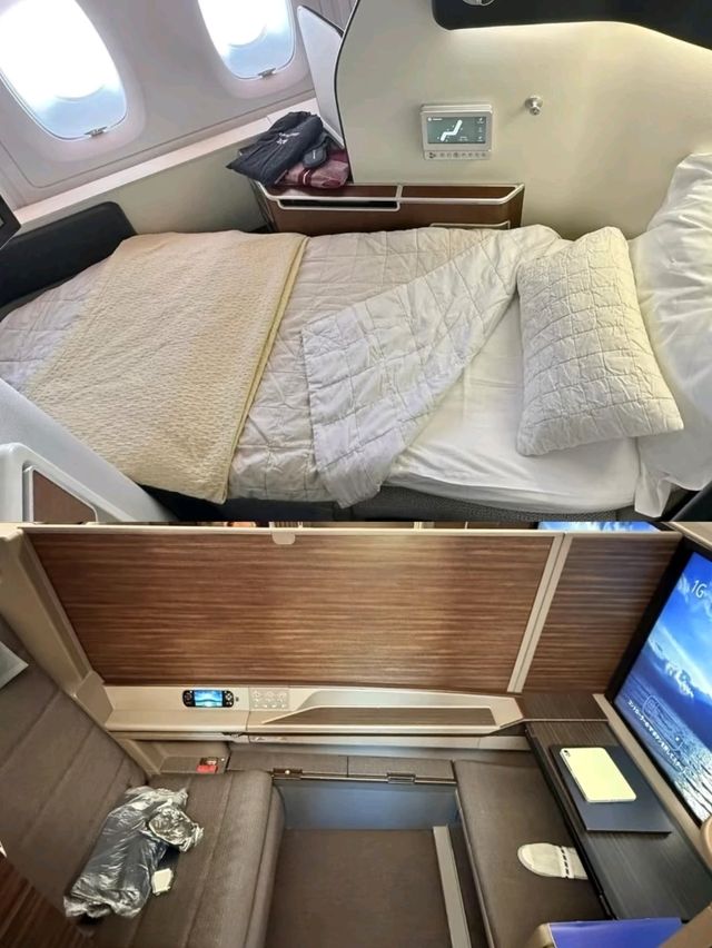 The air giant A380 Emirates in first-class cabin ✈️
