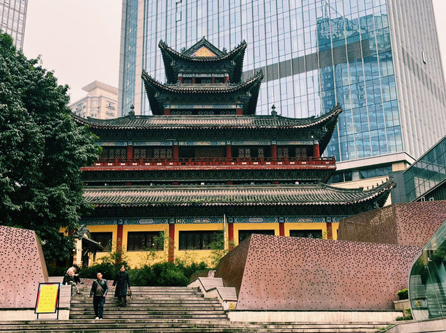 重慶市渝中區著名的寺廟景點：羅漢寺，適合拍照打卡、週末閒暇度假地！ 