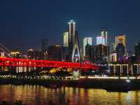 渝中夜景盡收眼底，南濱路景觀餐廳