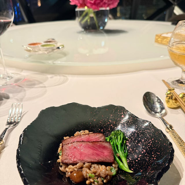 🇲🇴｜體驗澳門唯一米其林，吃飯才能看得Kaws 天颐餐厅