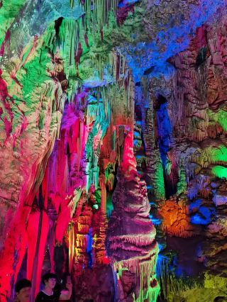 Explore the Cool Wonders of Zhashui Caves This Summer