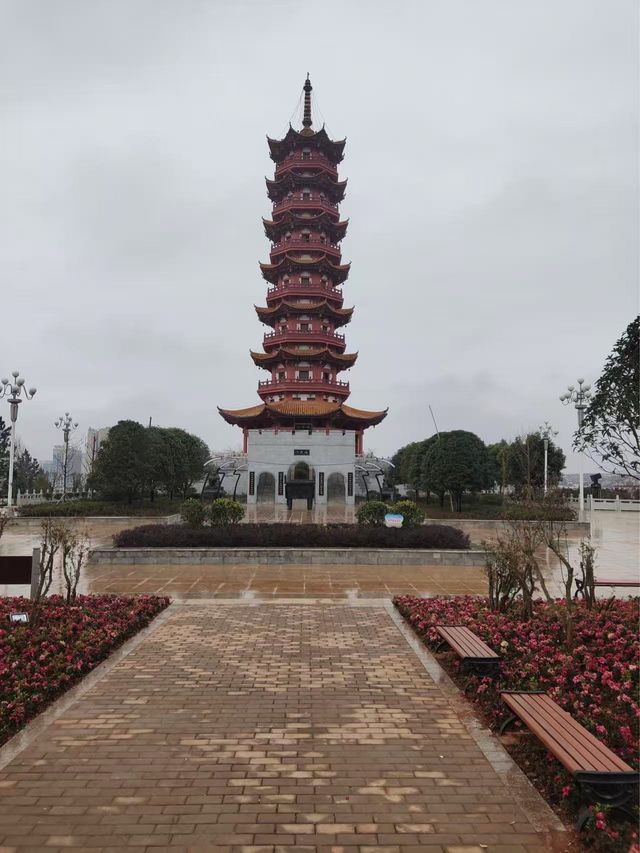 滴水源回峰公園美景令人陶醉。