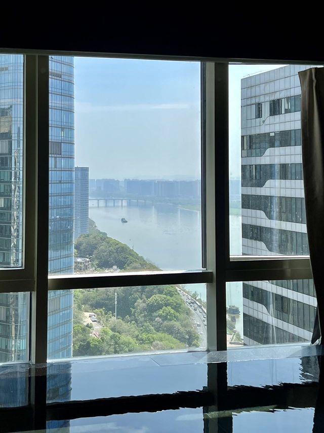 長沙有自己嘅無邊際泳池江景酒店，真係舒服到爆！