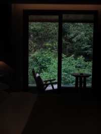 峨眉山腳下枕溪而眠：一場逃離酷暑的棲居