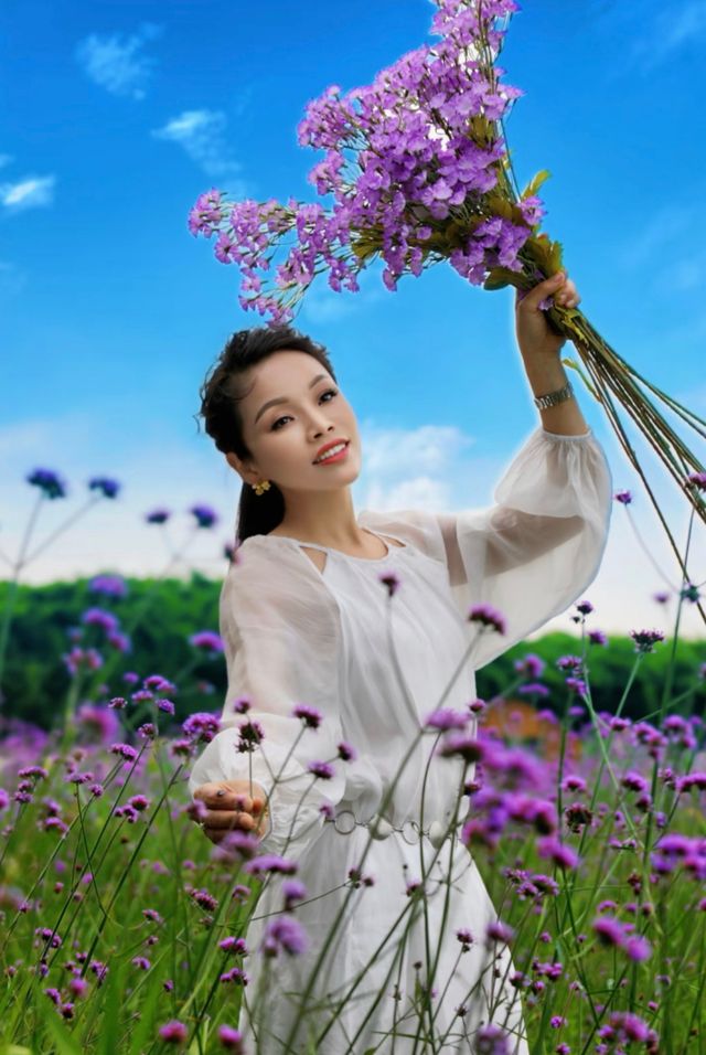 諗咗好多關於紫色嘅文案，都唔及馬鞭草咁浪漫