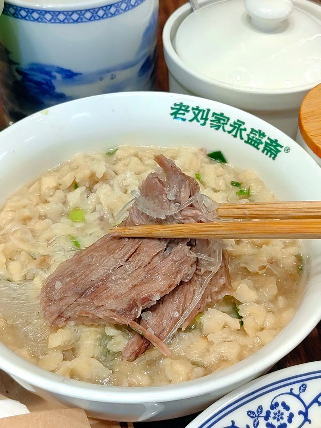 嚟呢度食泡饃嘅都係本地人，真係老陝認證。