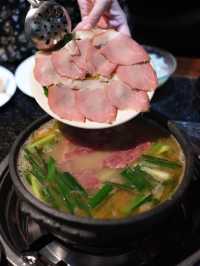 藏喺魔都嘅貴州風味——烙鍋火鍋，氣氛感爆棚！