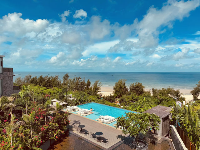 在海景房吹住冷氣睇海！