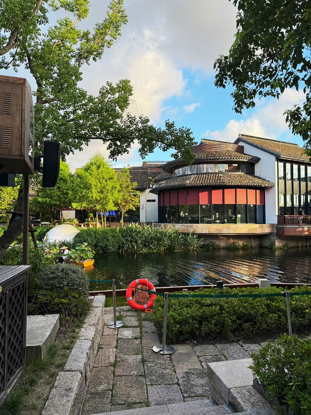 Well-restored old town in Shanghai - Panlong Tiandi 🦆⛲️