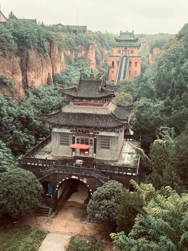 洛陽最魔幻景點！！河南眾神殿——金龍寺！！！！