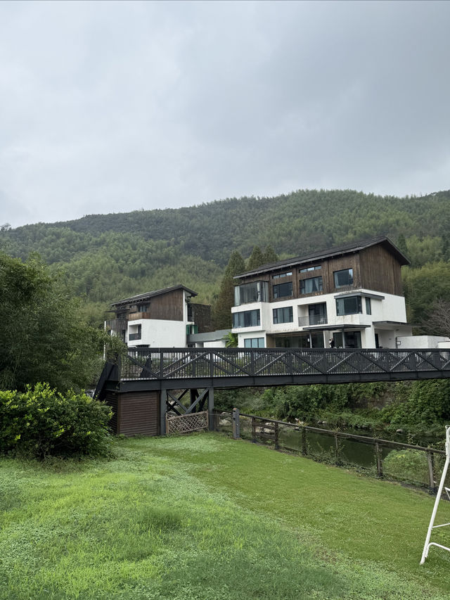 溪邊小厝,一鍵靜音人間 溪邊小厝,一鍵靜音人間