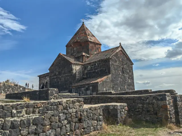 อารามทะเลสาบเซวาน