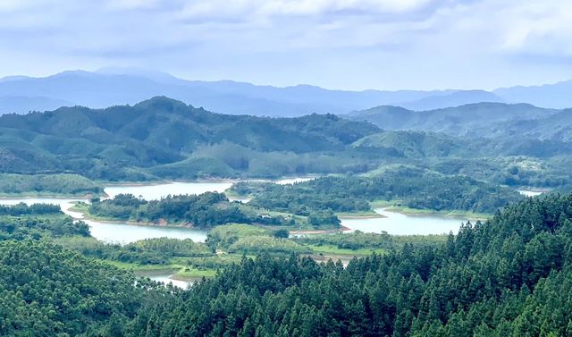 晨霧中的翡翠河