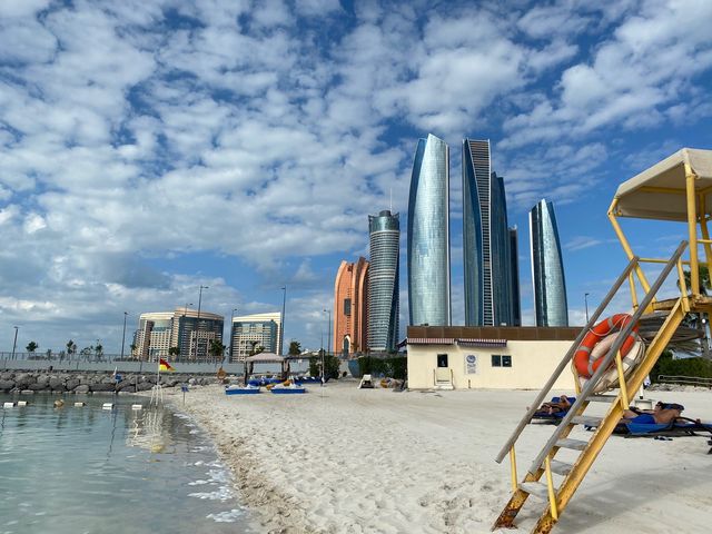 # 阿布扎比洲際酒店度假體驗超乎想像 來到阿布扎比，我選擇入住洲際酒店，地址是King Abdu