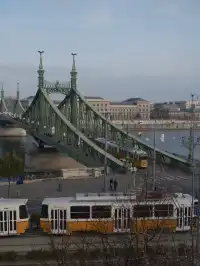 為了拍這18張照片，我飛了一趟布達佩斯