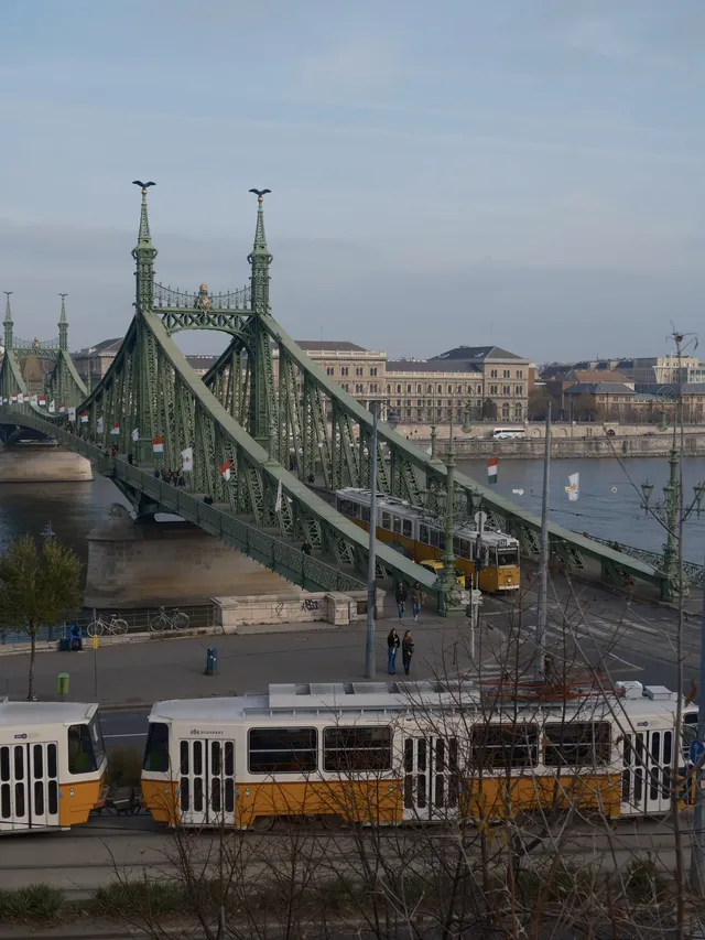 為了拍這18張照片，我飛了一趟布達佩斯