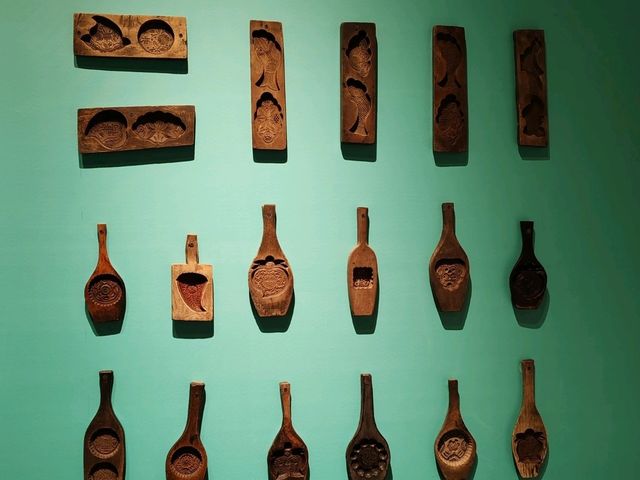 The Art and Legacy of Wood-Carved Cake Molds The Art and Legacy of Wood-Carved Cake Molds