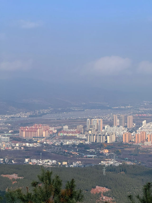 在雲與城的褶皺裡,撞見十萬人間煙火 在雲與城的褶皺裡,撞見十萬人間煙火